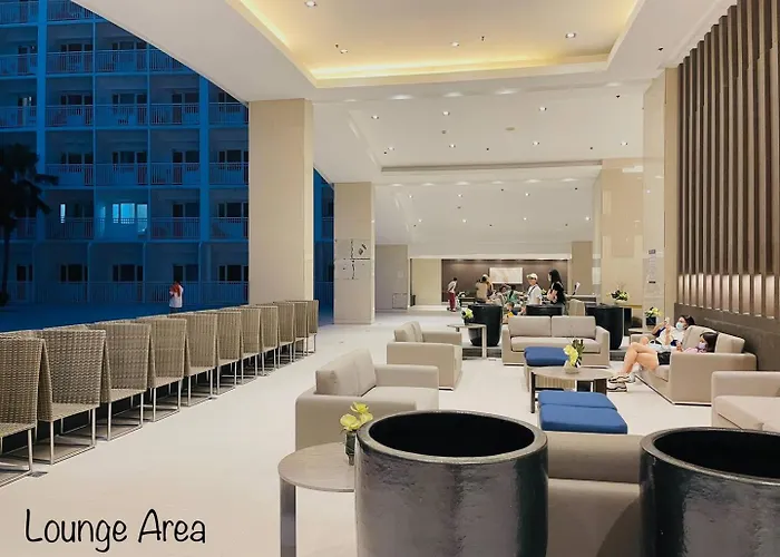 Modern Double-sized Bed With Netflix & Pool View Apartamento Manila